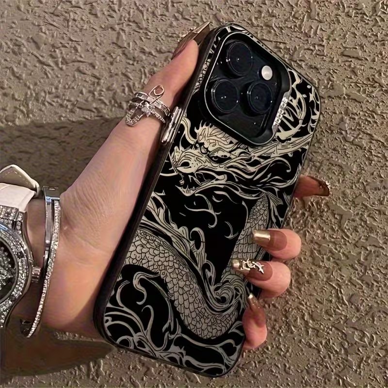 Ejderha Totem Desenli Telefon  - Apple Iphone 15 Pro Max incelemesi ve fiyatı